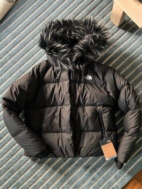 NWT Women’s Northface Dealio Down Crop Jacket